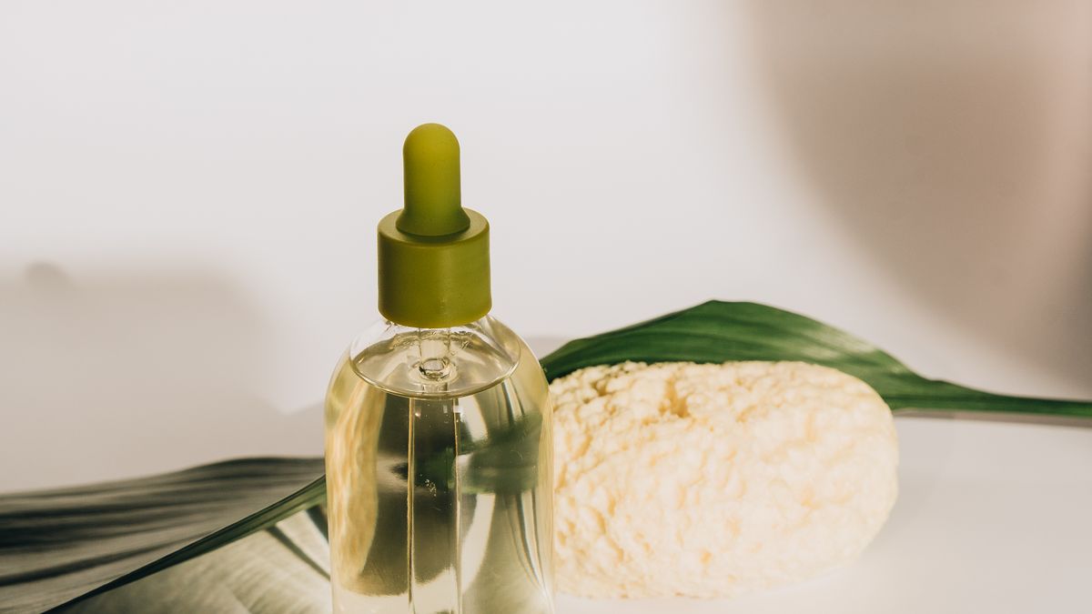 Castor oil for hair lashes and brows