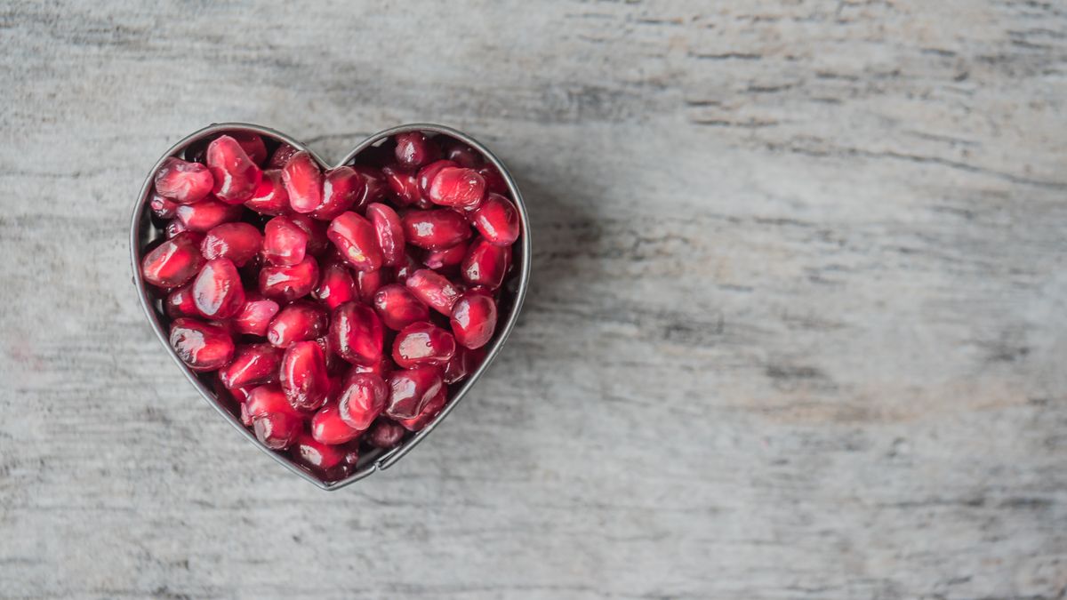 Heart-healthy foods with coconut oil, illustrating cholesterol choices