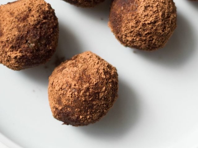 No-bake coconut oil keto chocolate fat bombs
