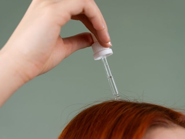 Coconut Oil for Dandruff: How to Stop Flakes Naturally