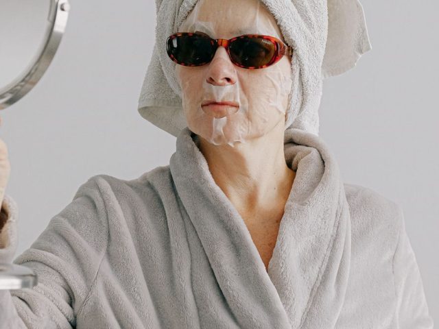 Coconut Oil for Wrinkles: A Simple, Natural Anti-Aging Guide