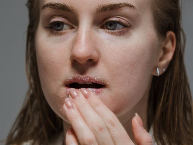 A homemade coconut oil lip scrub for soft, smooth lips