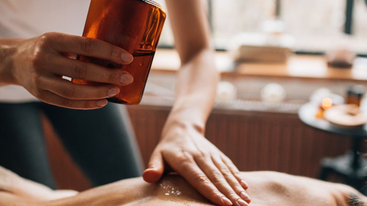 Solid coconut oil massage bars for a mess-free oil massage